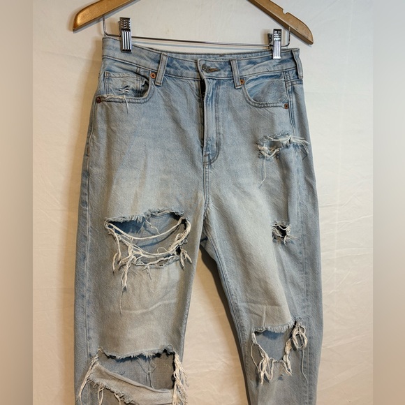 American Eagle Women’s Mom Jean Size 4 - Picture 2 of 7